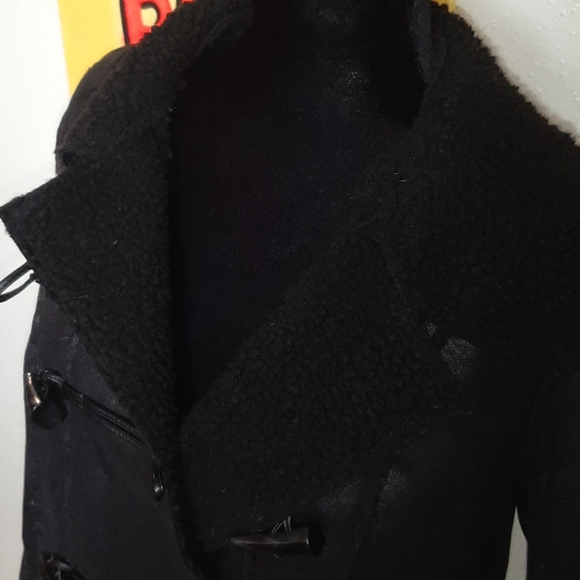 F21 black shimmery coat with faux shearling collar - Picture 10 of 12